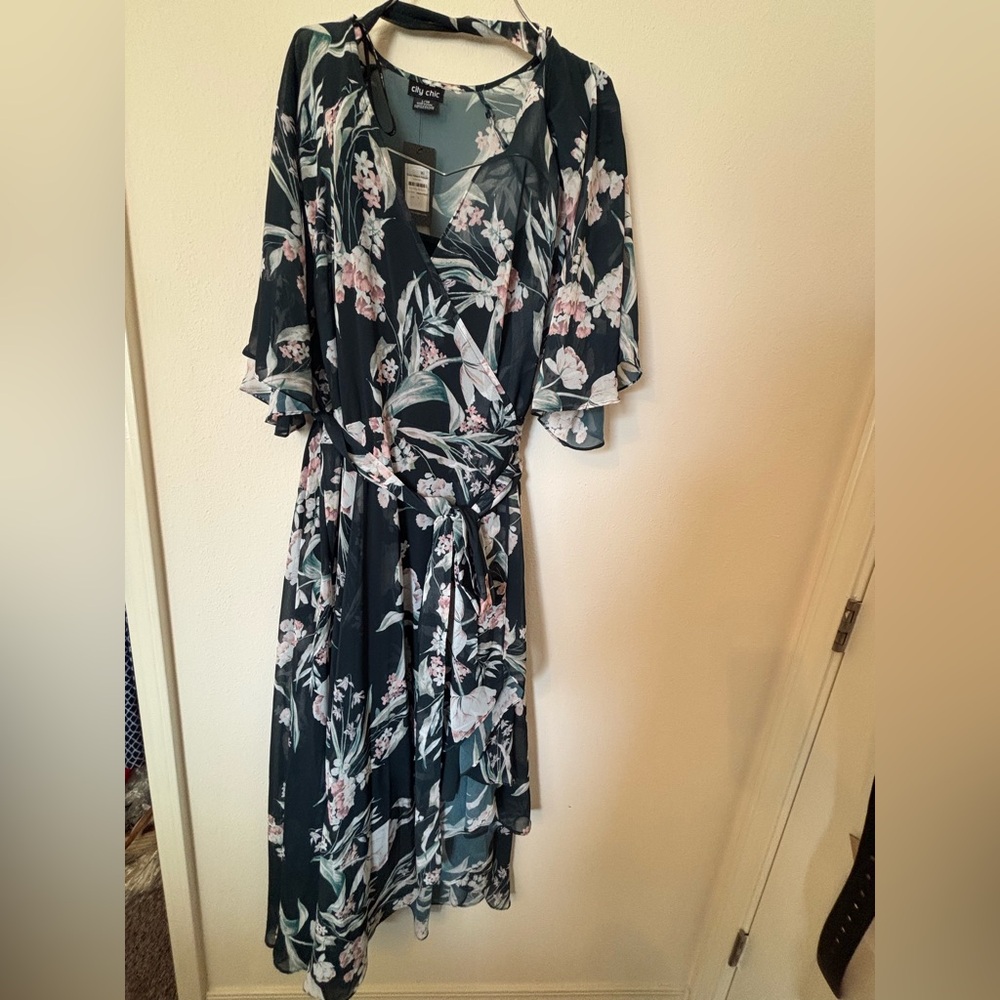City Chic Dark Floral V-Neck Dress